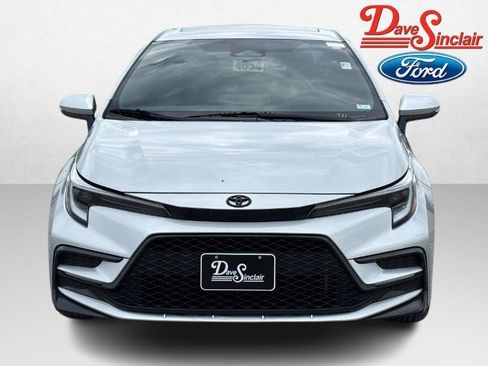 Used 2024 Toyota Corolla XSE FWD image 2