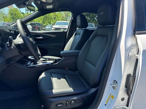 New 2026 Buick Envista Sport Touring w/ Convenience I Package FWD image 9