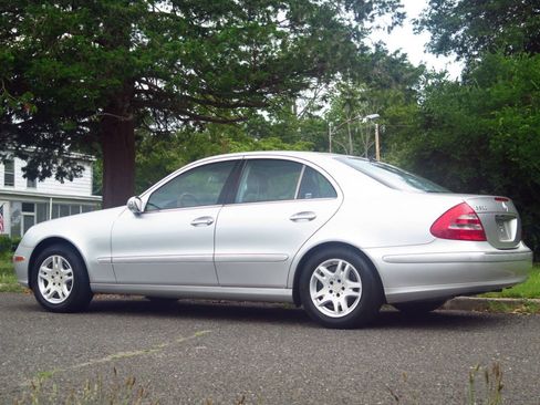 Used 2003 Mercedes-Benz E 320 Sedan image 3