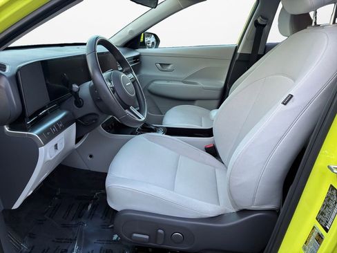 Used 2025 Hyundai Kona SEL image 19