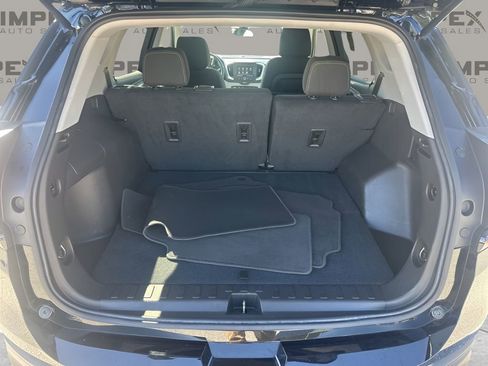 Used 2024 GMC Terrain SLE image 25