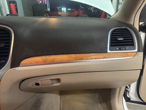 Used 2014 Chrysler 300 C w/ Harman/Kardon Audio Group AWD/4WD image 22