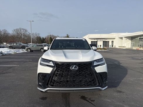 Used 2024 Lexus LX 600 F Sport image 2