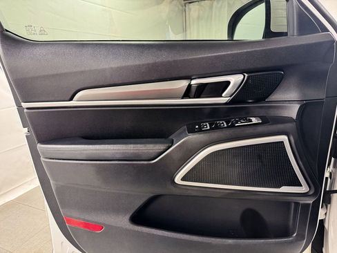 Used 2020 Kia Telluride S FWD image 14