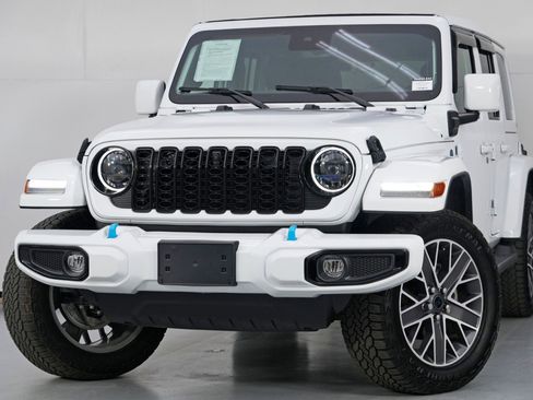 Used 2024 Jeep Wrangler High Altitude image 3