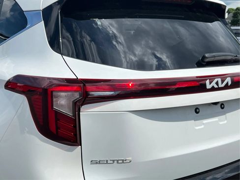 Used 2024 Kia Seltos S AWD/4WD image 33