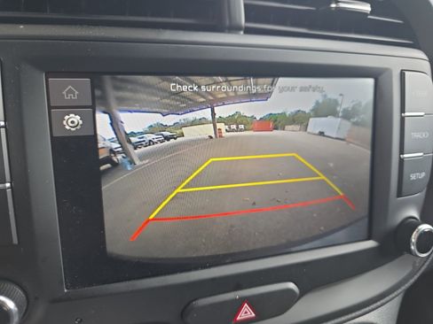 Certified 2025 Kia Soul LX w/ LX Technology Package image 13