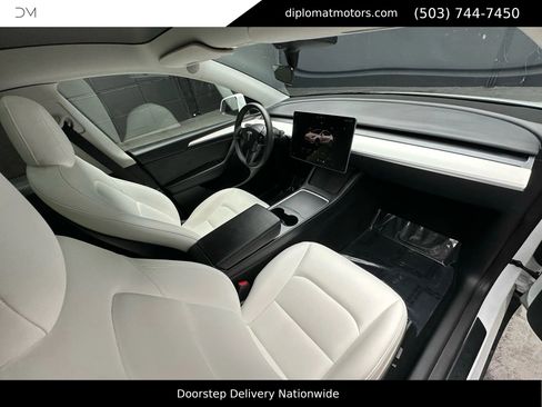 Used 2023 Tesla Model Y Long Range image 18