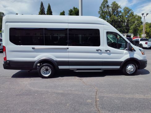 Used 2024 Ford Transit 350 XL image 7