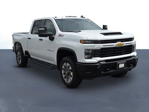 New 2026 Chevrolet Silverado 2500 Custom w/ Custom Value Package AWD/4WD image 3