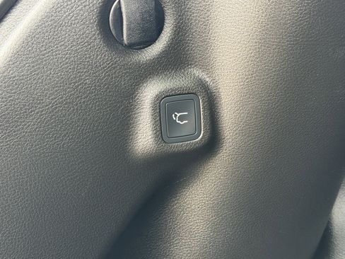 Used 2026 Jeep Compass Limited AWD/4WD image 11