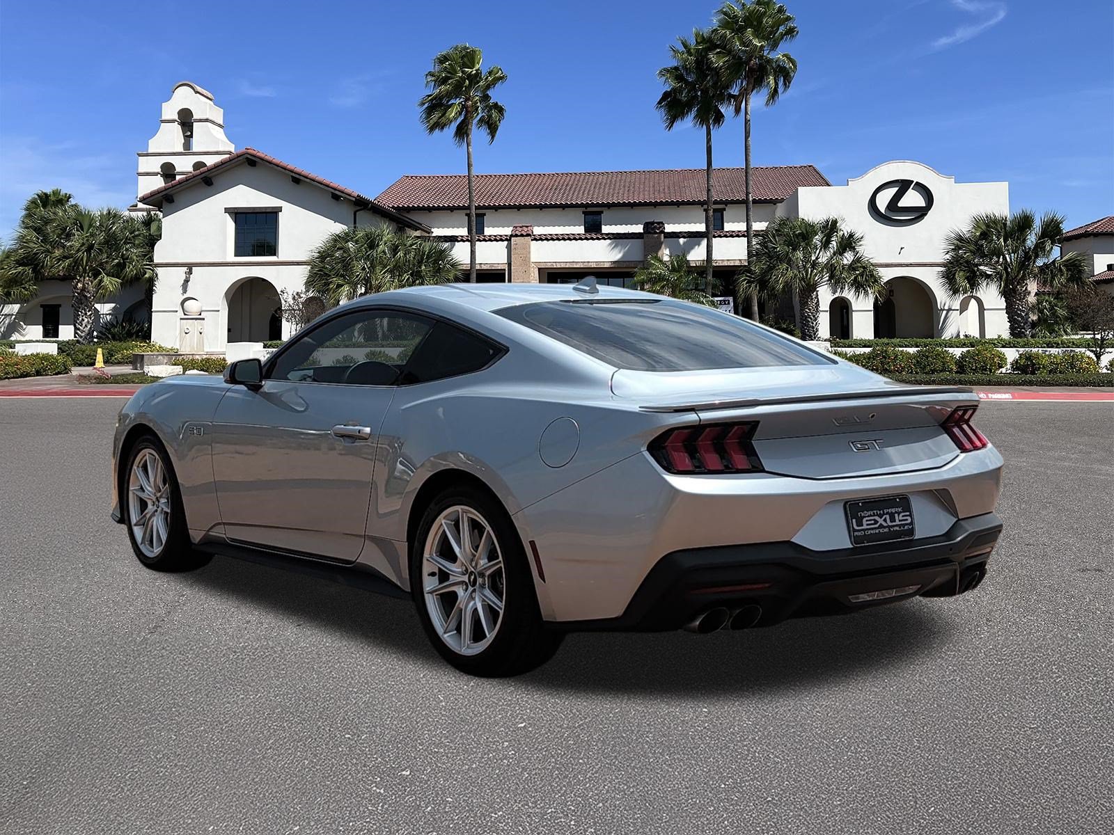 Used 2025 Ford Mustang GT Premium RWD image 4