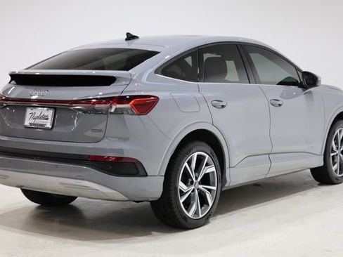 Used 2022 Audi Q4 e-tron Premium AWD/4WD image 7