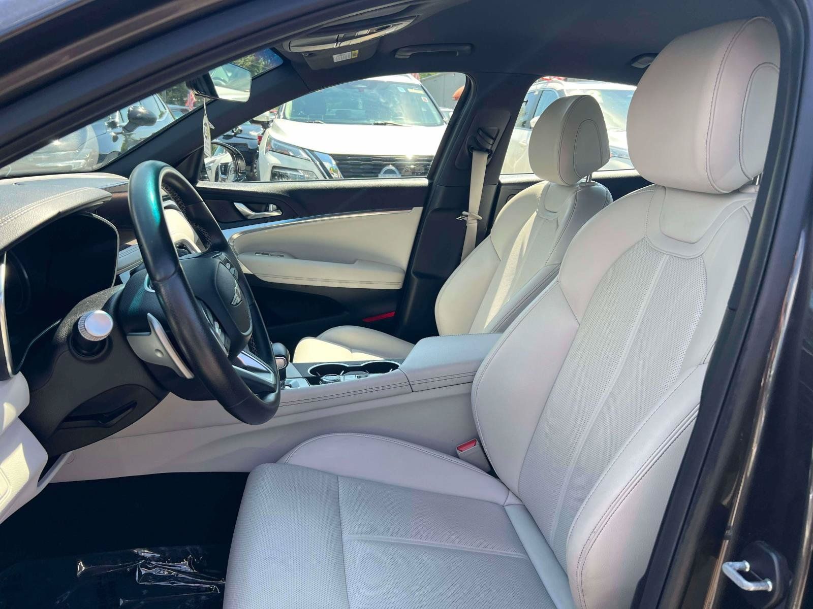 Used 2025 Genesis G70 2.5T RWD image 25