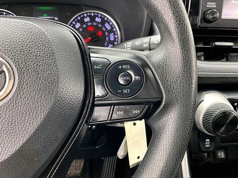 Used 2019 Toyota RAV4 LE image 19