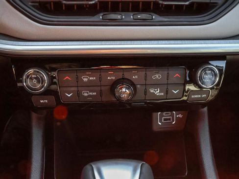 New 2026 Jeep Compass Limited image 17