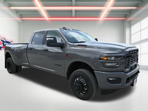 New 2026 RAM 3500 Big Horn AWD/4WD image 4