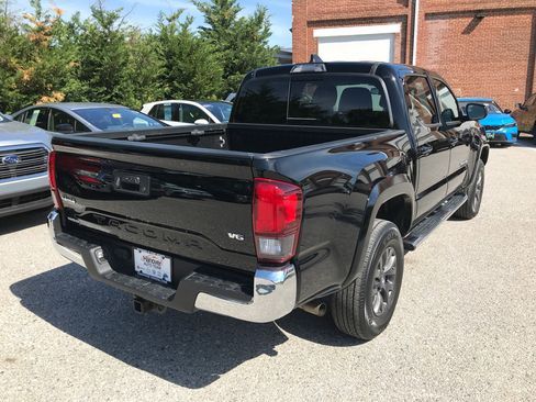 Certified 2023 Toyota Tacoma SR5 AWD/4WD image 7