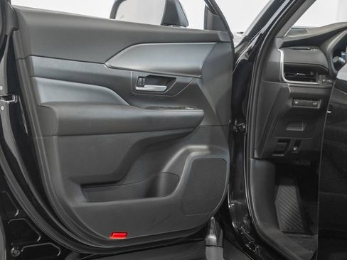 Used 2026 Toyota Grand Highlander XLE image 40