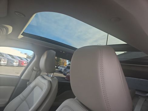 Certified 2024 Lincoln Corsair Premiere w/ Equipment Group 101A image 17