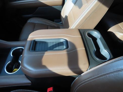 Used 2021 Chevrolet Tahoe High Country w/ Premium Package image 40