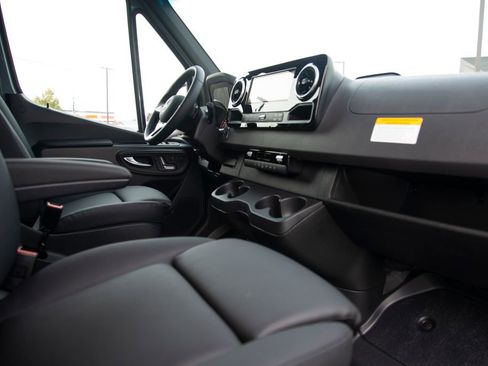 New 2025 Mercedes-Benz Sprinter 2500 image 13