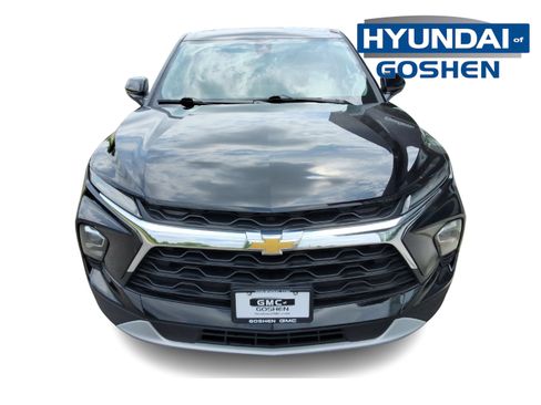 Used 2024 Chevrolet Blazer LT AWD/4WD image 2