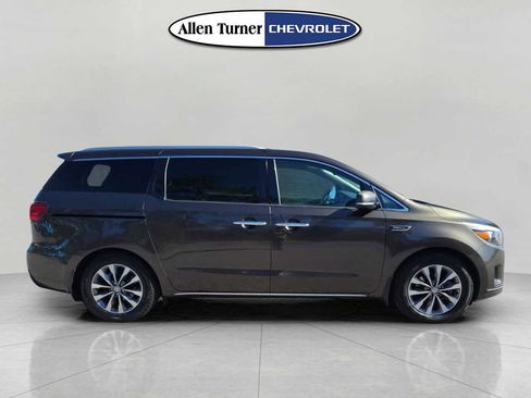 Used 2016 Kia Sedona SX image 4