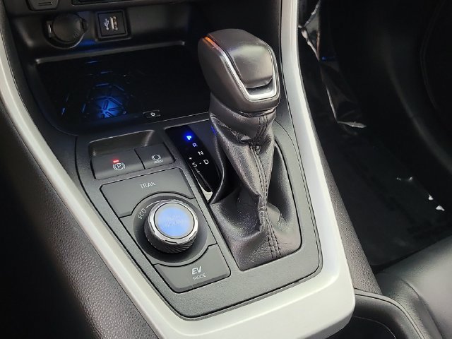 Used 2025 Toyota RAV4 XSE w/ Advanced Technology Package AWD/4WD image 32