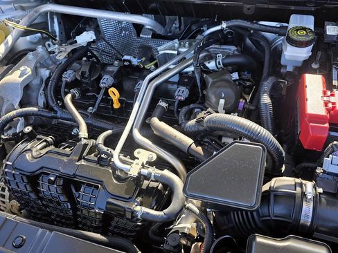 Used 2023 Mitsubishi Outlander SE image 9