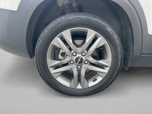 Used 2023 Kia Seltos S w/ Navigation Package image 25