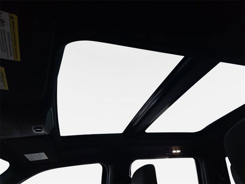 Used 2016 Ford F150 XLT w/ Equipment Group 302A Luxury image 32