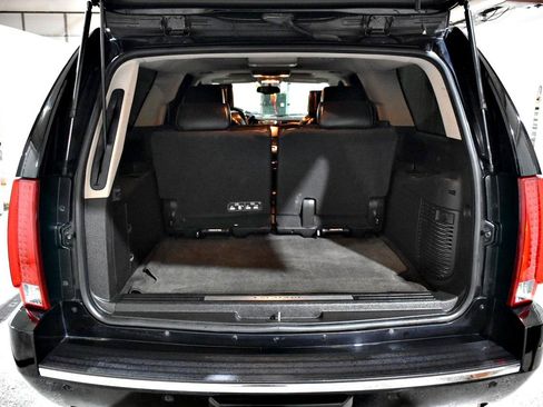 Used 2013 Cadillac Escalade ESV Platinum AWD/4WD image 34