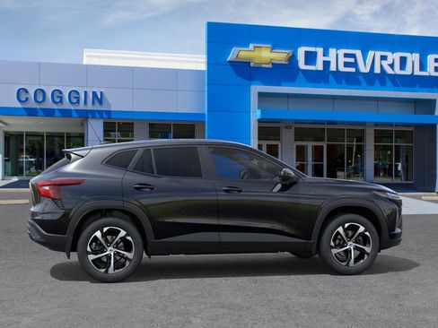 New 2026 Chevrolet Trax RS FWD image 5