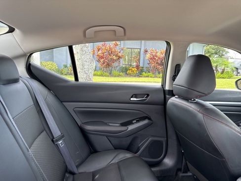 Used 2024 Nissan Altima 2.5 SR image 14