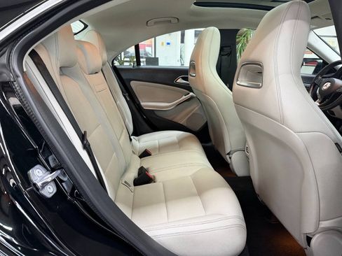 Used 2019 Mercedes-Benz CLA 250 4MATIC image 15