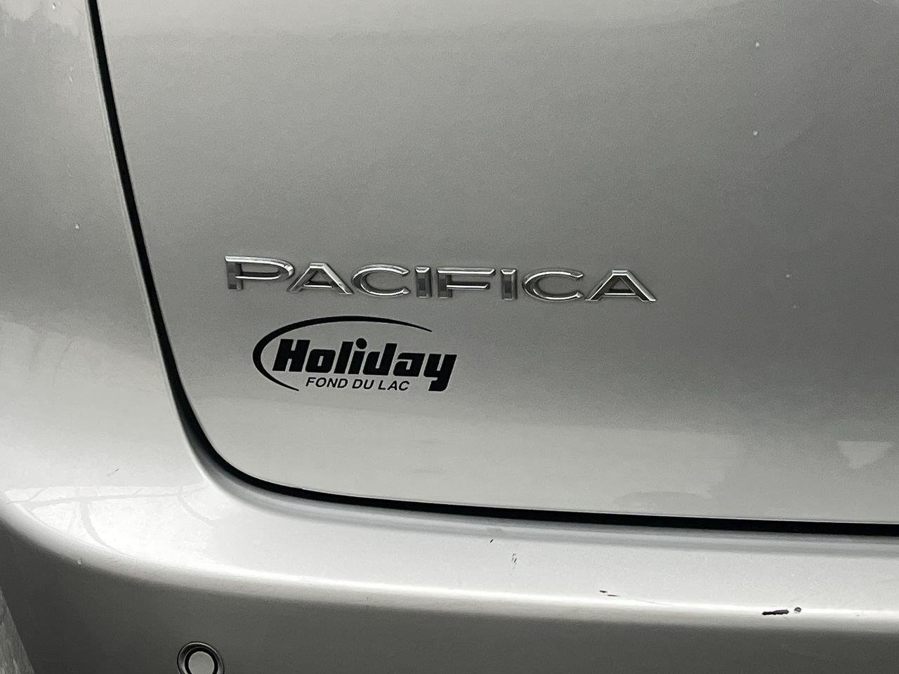 Used 2024 Chrysler Pacifica Touring-L FWD image 31