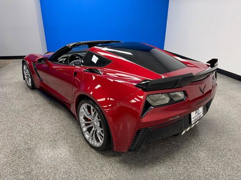 Used 2015 Chevrolet Corvette Z06 w/ 2LZ Preferred Equipment Group RWD image 12