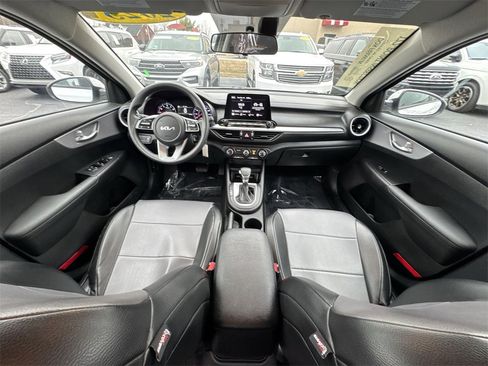Used 2023 Kia Forte LXS image 21