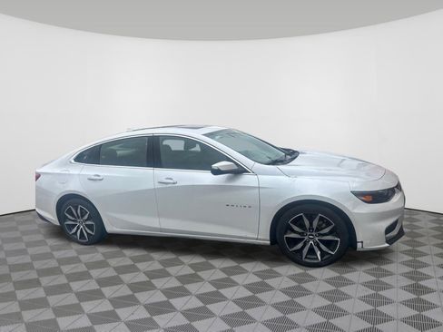 Used 2016 Chevrolet Malibu LT w/ Leather Package FWD image 6