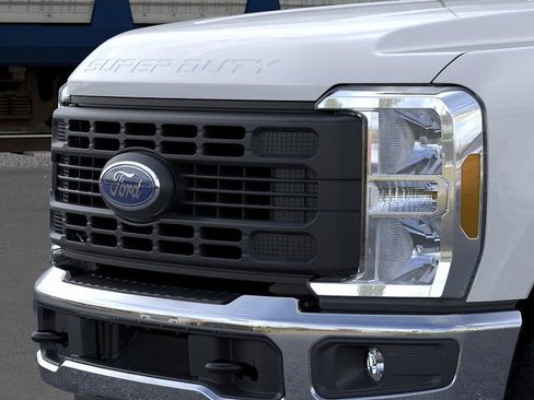 New 2026 Ford F350 XL w/ XL Chrome Package AWD/4WD image 17