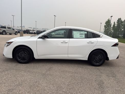 New 2026 Nissan Sentra SV w/ SV Convenience Package FWD image 6