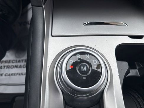 Used 2020 Ford Explorer XLT w/ Comfort Package image 12