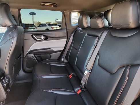 Used 2024 Jeep Compass Limited image 5