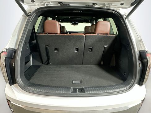 Used 2023 Kia Telluride EX w/ EX Captain's Chair Package image 27