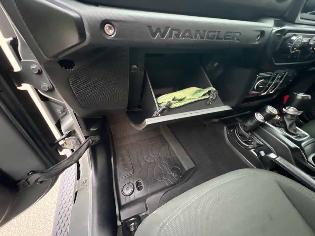 Used 2021 Jeep Wrangler Unlimited Sport w/ Cold Weather Group AWD/4WD image 37