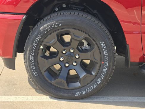 New 2026 RAM 1500 Express AWD/4WD image 9