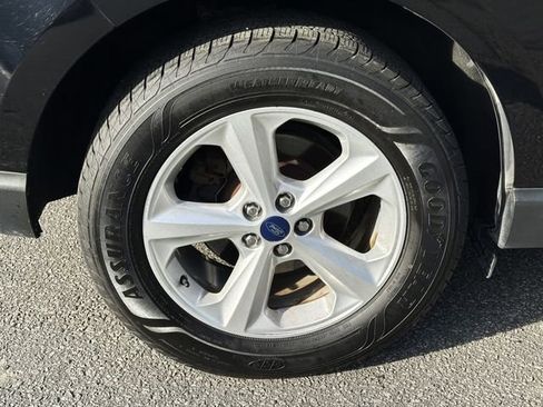 Used 2018 Ford Edge SE image 9