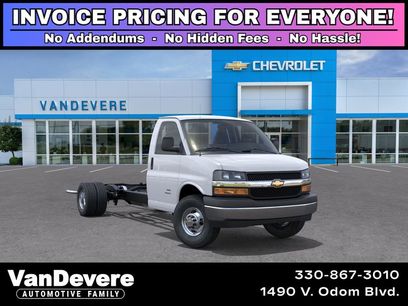 New 2026 Chevrolet Express 3500 w/ Power Convenience Package