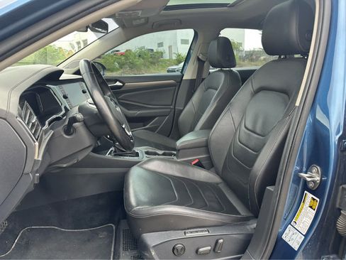 Used 2019 Volkswagen Jetta SEL Premium image 10